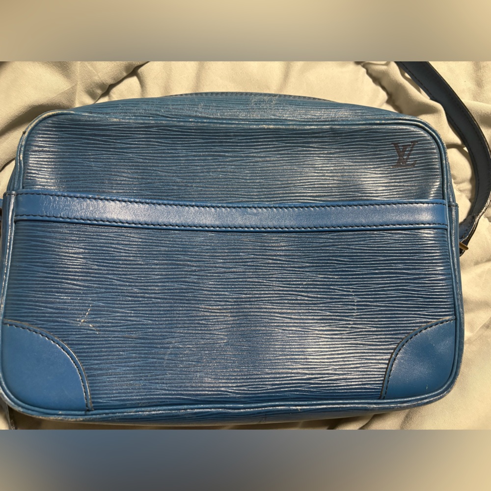 Authentic Louis Vuitton Blue Epi Trocadero 27 Shoulder Cross Bag with COA